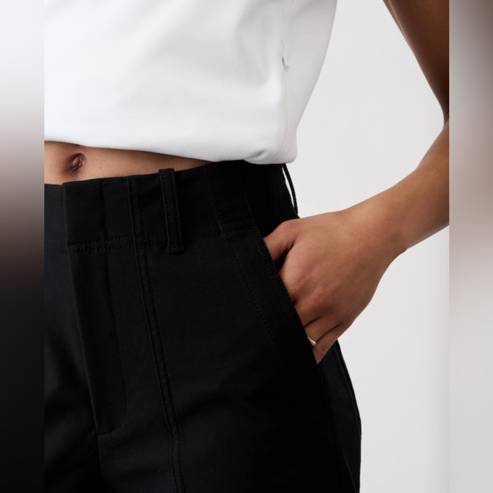 NWT-Athleta Black Skyline Utility Barrel Pant, Size 12 - Picture 3 of 6
